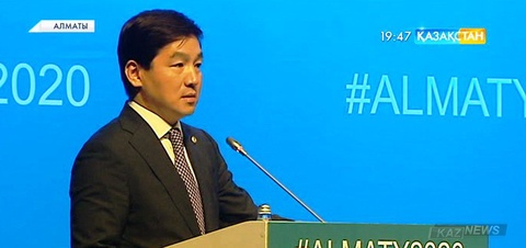 Бауыржан Байбек ЖОО-ның ұстаздары және студенттерімен кездесті