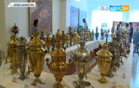 Батыс Қазақстан облысының Дариян ауылында самаурындар көрмесі өтуде