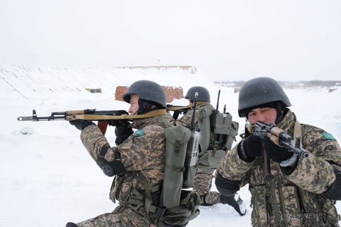 Қазақ  армиясы келісімшарт әскерлерімен толығып жатыр