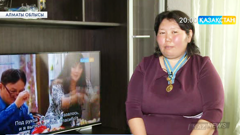 Алматы облысының тұрғыны Назгүл Әлпиева 30 жасында 9 баланы дүниеге әкелген