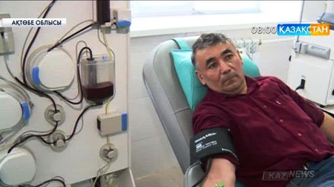 Ақтөбелік кәсіпкер облыстық қан орталығына бағалы құрылғы тарту етті