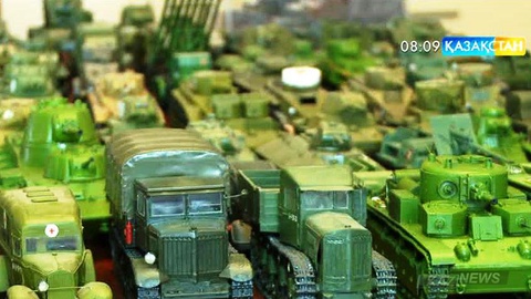 Оралдық  Марат Багаутдинов 35 жылдан бері әскери техниканың үлгілерін жинаумен айналысып келеді