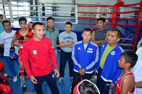 Қанат Ислам Сыр спортшыларына шеберлік сабағын өткізді