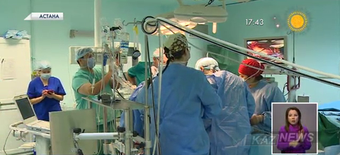 Әлем медицинасында ең мықты жеті кардиохирург Астанаға келді