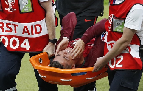 Криштиану Роналду жарақатына байланысты Еуро-2016 финалынан шықты