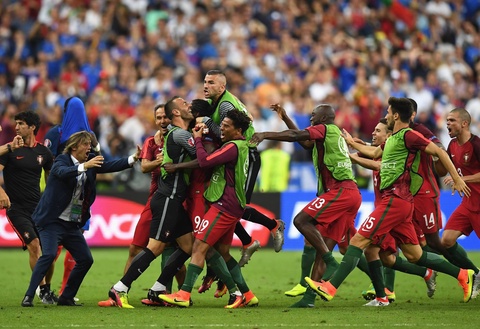 Португалия құрамасы өз тарихында тұңғыш рет футболдан Еуропа чемпионы атанды