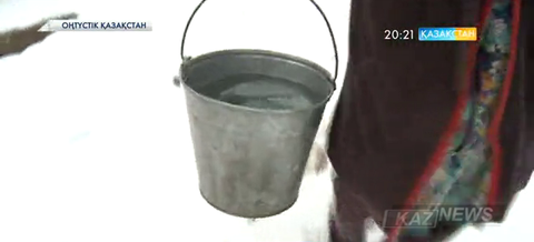 Мердігердің олақ әрекетінен  оңтүстіктің тұрғындары құм аралас лай су ішіп отыр