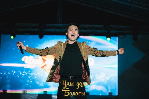 Талдықорғанда Төреғали Төреәлінің концертін тамашалауға 25 мың халық жиналды (ФОТО, ВИДЕО)