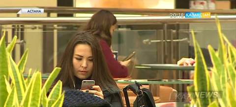 Елімізде смартфонмен таң атқызып, планшетпен көз ілетіндер саны көбейіп барады