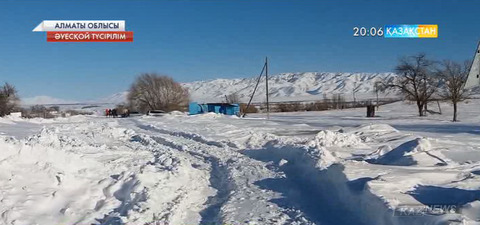 Алматы облысының Қоңыр ауылы 4 тәуліктен бері қалың қардың құрсауында жатыр