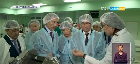 Депутаттар ОҚО-дағы фармацевтикалық кәсіпорындарды аралады