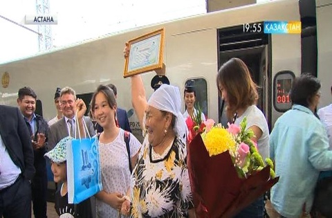 «Тұлпар-Тальго» жүрдек пойызының миллионыншы жолаушысы марапатталды