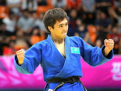 Елдос Сметов Олимпиададағы жарысты жеңіспен бастады (ВИДЕО)