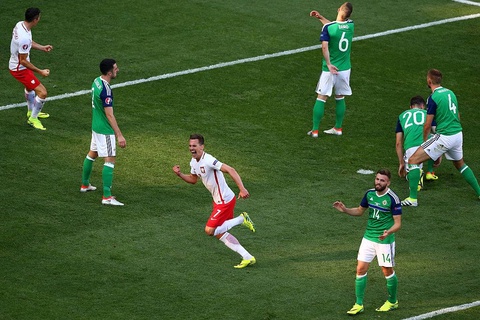 Еуро-2016. Польша алғашқы ойында Солтүстік Ирландияны жеңді