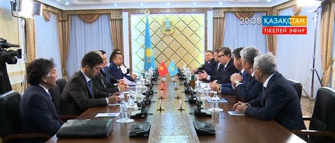 Қасым-Жомарт Тоқаев Қырғыз Республикасы Жогорку кенеш төрағасы Асылбек Жээнбековпен кездесті