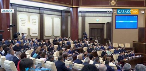 В Мажилисе открыта пятая сессия парламента РК V созыва