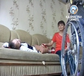 Шығыс Қазақстан облысы: Аналар мүгедек бала асырап отырғандарды әлеуметтік қызметкер санатына қосса дейді