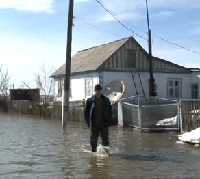Ескі Қалқұтан ауылы су қоршауында қалды
