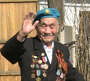 Жанталасқанда жаудың көзін тек қарумен емес, жалаң қолмен де жоюға тура келді