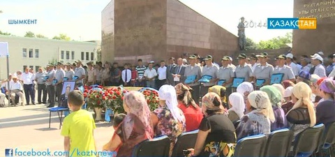 Шымкенттіктер Кеңес Одағының Батырын соңғы сапарға шығарып салды