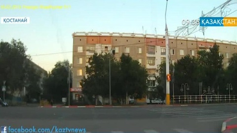 В Костанае мотоциклист на полном ходу врезался в автомобиль