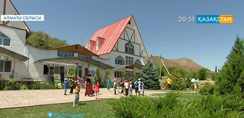 Жеткіншектер лагерьде ақысыз демалуда
