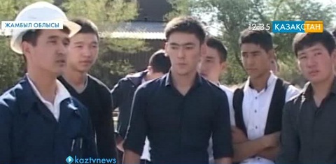 Еңбек күнінде студенттер зауытты аралады