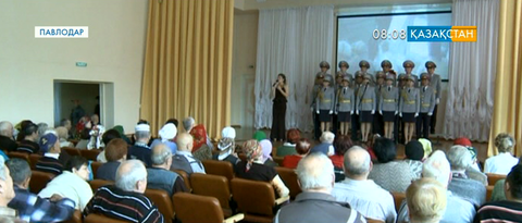 Павлодарлық полицейлер қарияларды құттықтады