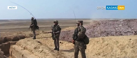 Ақтаудағы 25/744 әскери бөлімінің сарбаздарын әскери басшылары соққыға жыққан