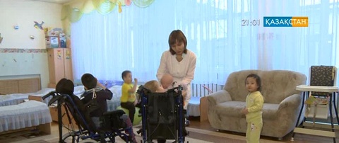 Гүлия Махамбетова мүмкіндігі шектеулі жандарға қамқор болып жүр