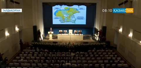 Аким Алматинской области провел отчетную встречу с населением