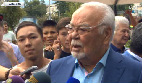 Асанәлі Әшімовтің есімі жұлдыздар аллеясына жазылды