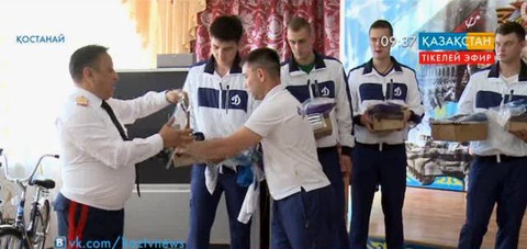 Қостанайдың құқық қорғаушылары облыстық балалар үйі тәрбиеленушілеріне базарлық жасады