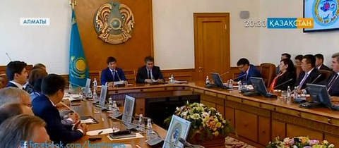 Әсет Исекешев пен Бауыржан Байбек арнайы экономикалық аймақтағы инновациялық жобалар көрмесімен танысты