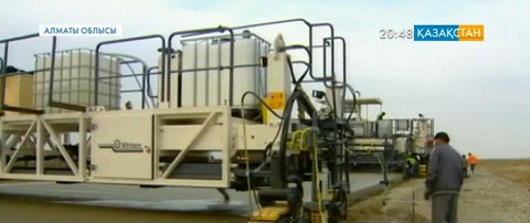 Биыл автомобиль жолдарының құрылысына 100 мыңнан астам адам жұмылдыру көзделіп отыр – Әсет Исекешев