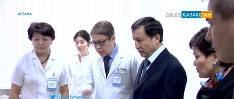 Аким Астаны посетил медицинские учреждения города