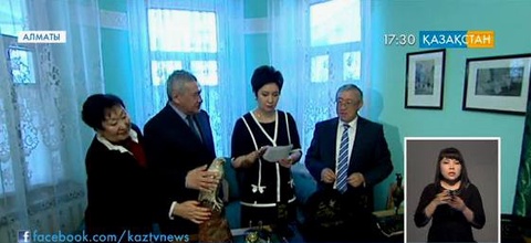 Гүлшара Әбдіқалықова М.Әуезов атындағы Әдебиет және өнер институтының ғылыми ұжымымен кездесті