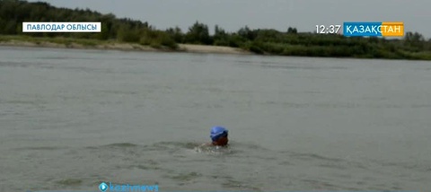 53 жастағы азамат Ертіс өзенінің 70 шақырымын жүзіп өтті