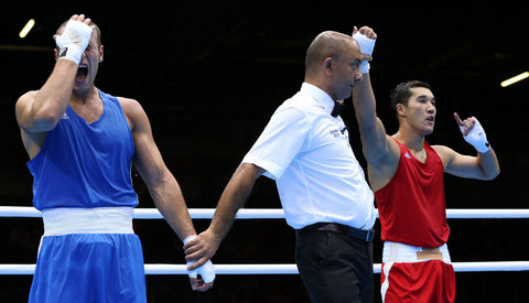 Әділбек Ниязымбетов жартылай финалда «Астана арландарының» боксшысын ұтты