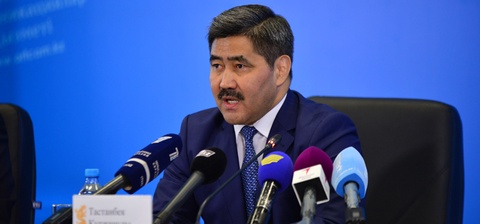 Тастанбек Есентаев Инчхонда қазақстандық спортшылармен кездесті