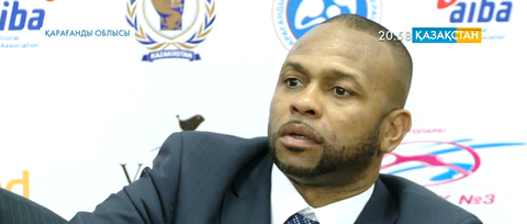 Рой Джонс Қазақстан туралы ән жазбақ (ВИДЕО)