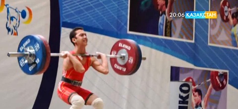 Талдықорғанда 4-республикалық Спартакиада аясында ауыр атлетикадан жарыс өтуде