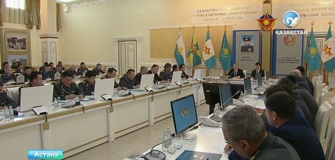 Нұрсұлтан Назарбаев Қорғаныс министрлігінде кеңес өткізді