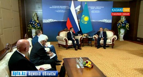 Президент Нұрсұлтан Назарбаев Дмитрий Медведевпен кездесті