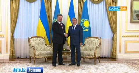 Петр Порошенко Қазақстанға тұңғыш рет мемлекеттік сапармен келді (ВИДЕО)