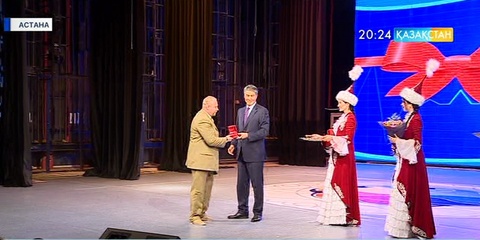 Астана әкімі бір топ дәрігерге пәтер кілттерін табысталды