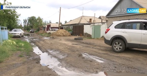 Павлодарда өткен сенбі күні нөсер жаңбырдан көпқабатты үйдің төбесі қирады
