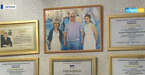 Астаналық Ахметовтар отбасы 20 жыл бойы өгей қыз асырап келген