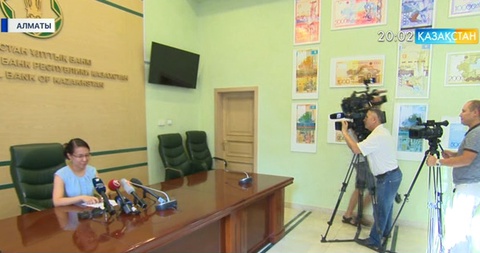 Теңгенің АҚШ долларына қатысты айырбастау бағамы құбылып тұр