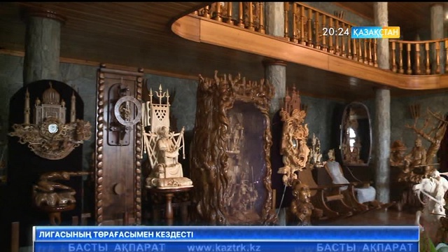 Өскемендік Юрий Костанянц Қазақ хандығының ұлы тұлғаларының бейнесін сомдауды қолға алды